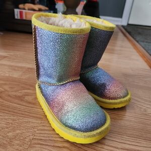 UGG Kids Shearling-Lined Boot with Yellow Exterior